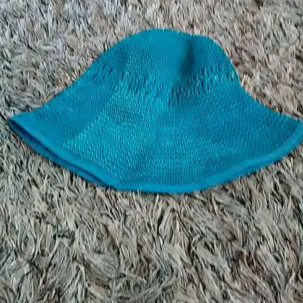 Hat 100% paper